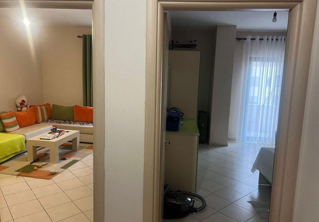 Appartamento 1+1 in vendita vicino agli edifici Çabej Yzberisht.