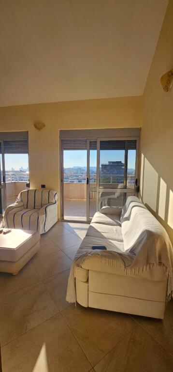 FOR RENT – 2+1+2 with veranda 200 m², Beach “Te Tocaku”, Durrës 🏖️🏢