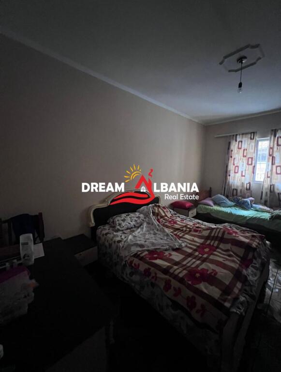 Shitet Vile 4-Kateshe Brenda Unazes, ne Afersi te Rruges Bardhyl ne Tirane (ID 4151170)