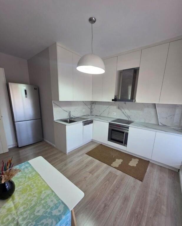 Appartamento 3+1 con 2 bagni e posto auto in affitto vicino al Nuovo Bazaar – 1.200 €/mese