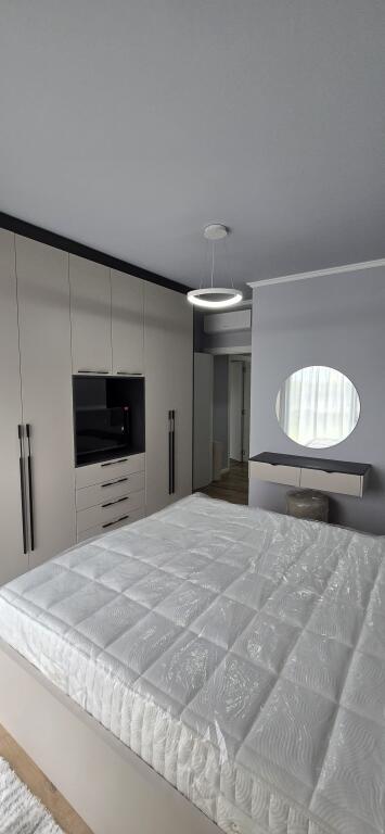 For rent ap (2+1+2) + parking space, Liqeni i Th