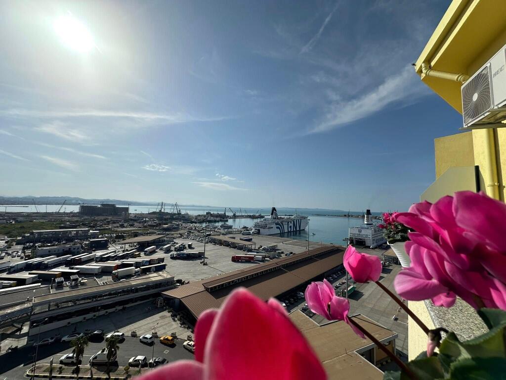 Shitet Apart-Hotel modern me 5 studio të ndara, ideale për investim turistik dhe afatgjatë. 🌊 Pamje fantastike nga deti &amp; projekti i ri Dubai Marina