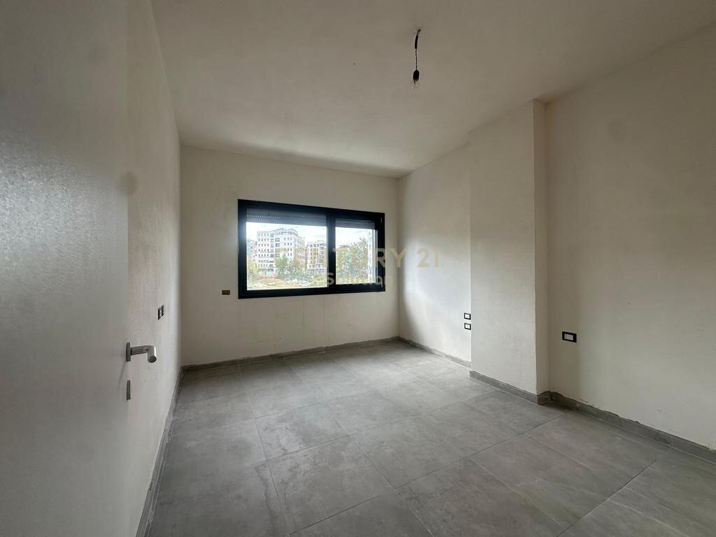 APARTAMENT 2+1+2+ PARKING OPSIONAL PRANE SPITALIT TE KAFSHEVE!