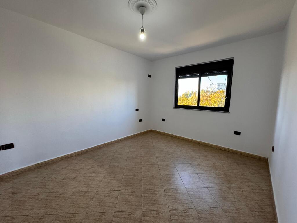 Apartment 2+1 for sale on Elbasani Street!