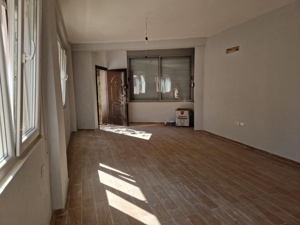 Shitet apartament 2+1+2 te Kopshti Botanik