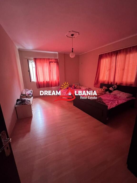 Shitet Vile 4-Kateshe Brenda Unazes, ne Afersi te Rruges Bardhyl ne Tirane (ID 4151170)