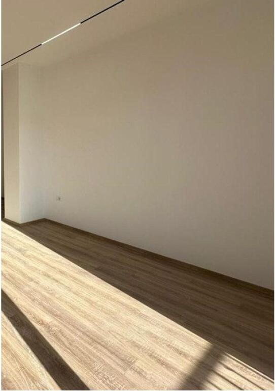 ZYRE PER QERA PRANE GJYKATES SE RRETHIT