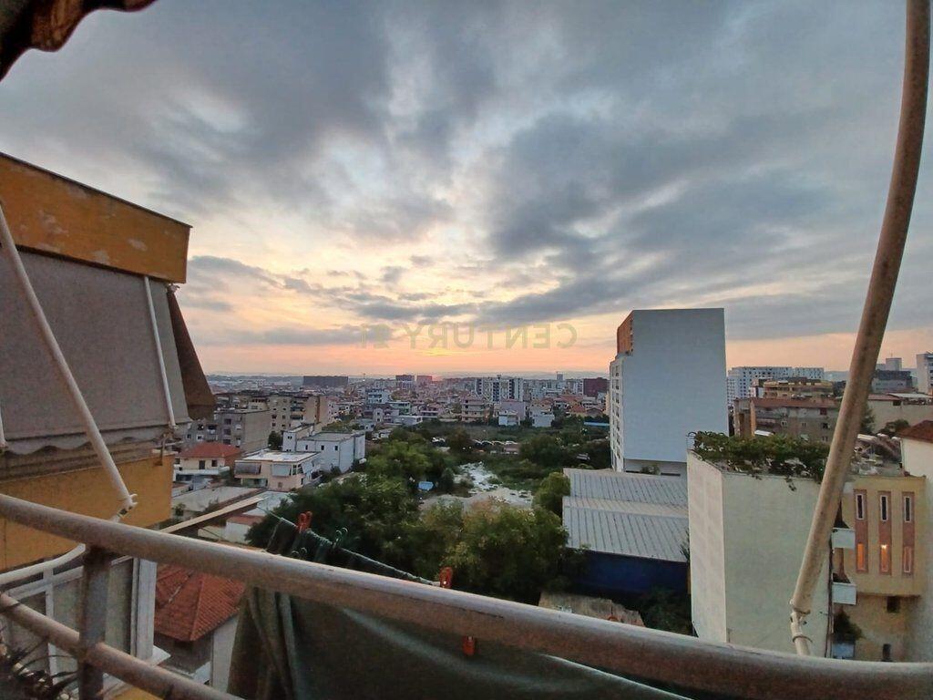 Shesim Apartament 2+1 me Post Parkimi – Zona QSUT
