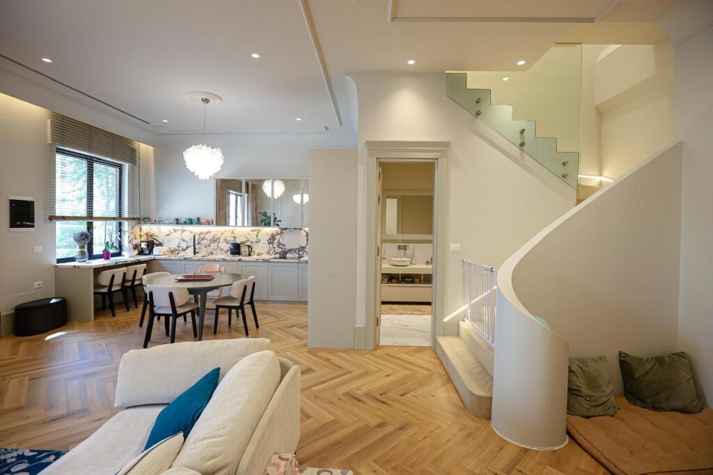 Shitet DUPLEX ne formë VILE 480.000€ Kodra e Diellit, Tirane