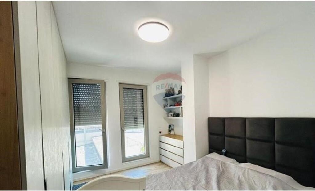 Apartament - Për Shitje - Sheshi Karl Topia, Tiranë (ID: 530361015-279)