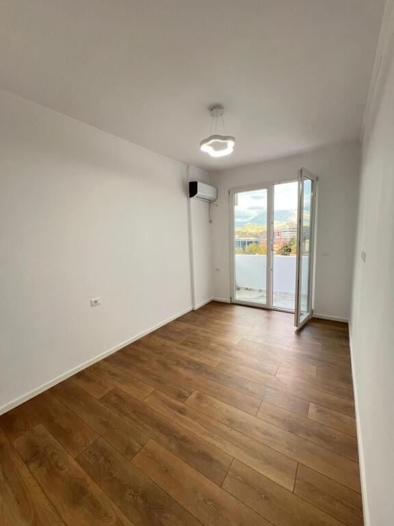 Appartamento 2+1+2+Balcone in vendita 218.000€ Via Haxhi Hysn Dalliu, Procura, Tirana