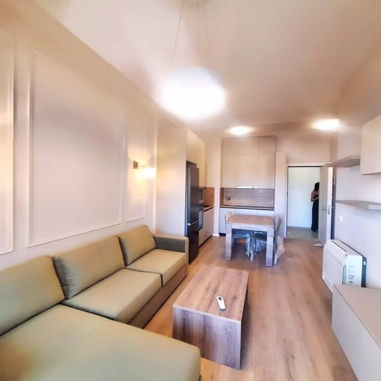 21 DICEMBRE, COMPLESSO CONTATTO Vendiamo appartamento 1+1.