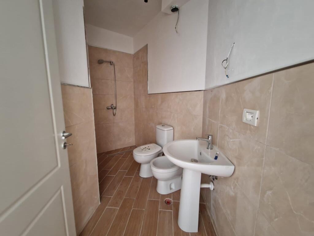 Shitet apartament 2+1+2 te Kopshti Botanik