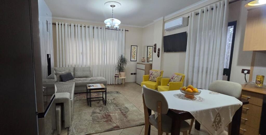 🏠 Jepet me Qira Apartament 1+1, Zona e Shkollës së Baletit, Tiranë