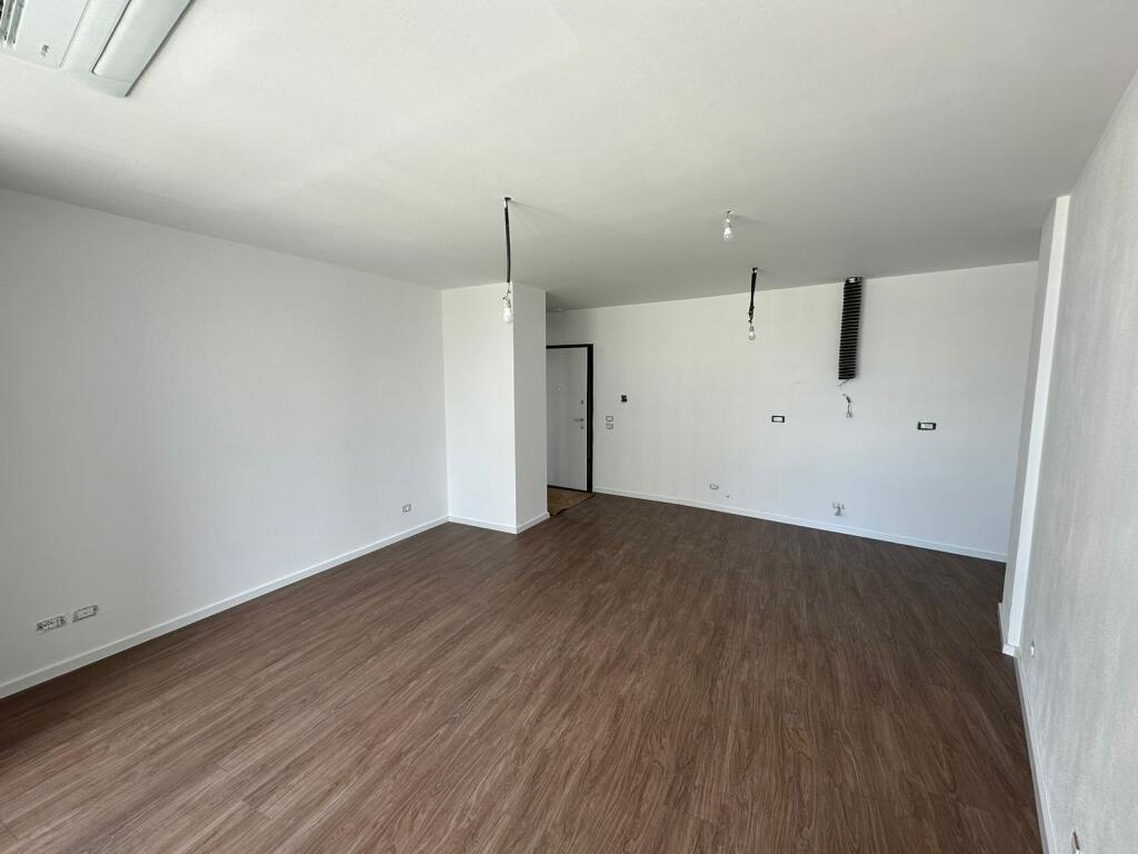 AMBIENTE UFFICIO IN AFFITTO A LAKE VIEW