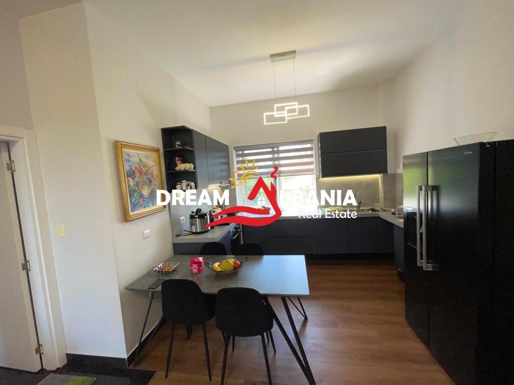 Villa di 3 piani in affitto vicino al Lago Artificiale, vicino alla Guardia, Tirana (ID 4251257 )