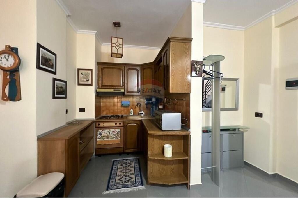 Apartament - Për Qira - Brryli