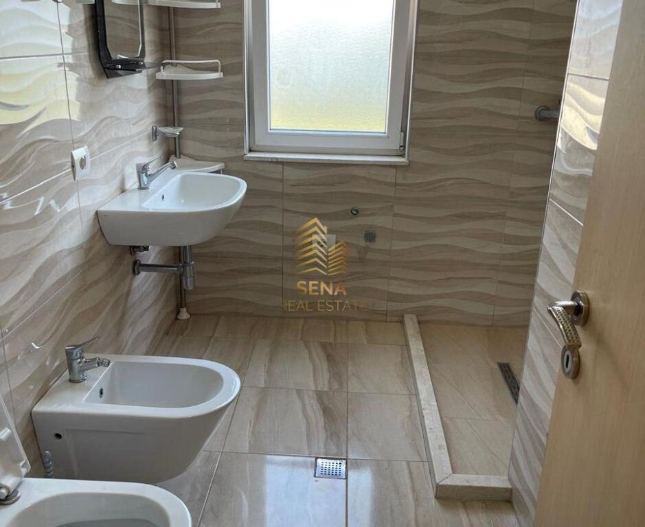 Shitet, Apartament 3+1+2+Blk+Post Parkimi, Kinostudio, 295,000 Euro