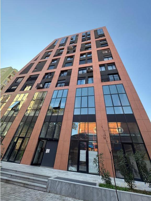 Appartamento 3+1+2 in Rruga e Kavajes. 460.000 € Superficie Totale 167m2