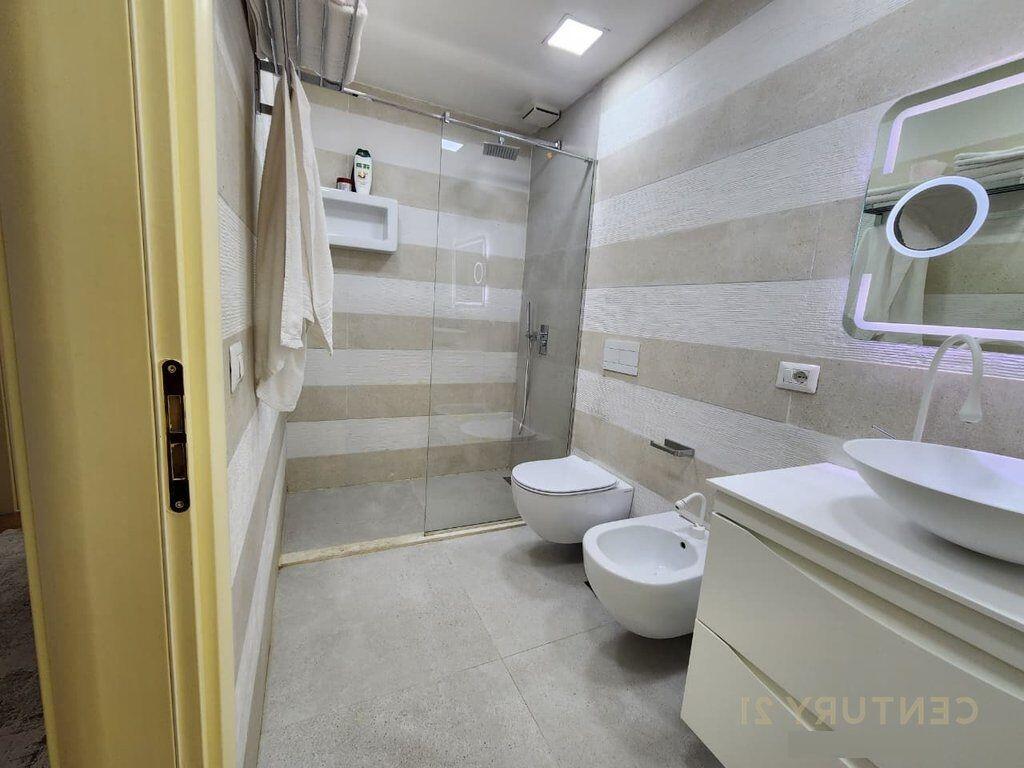 Shitet Apartament 2+1+2, Ish Stacioni i Trenit