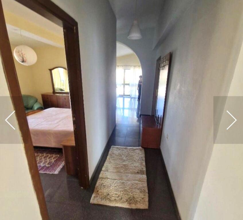 JEPET ME QERA HYRJE 2+1 NE RRUGEN BESA 10 MINUTA NGA SHESHI SKENDERBEJ, QENDRA E TIRANES.