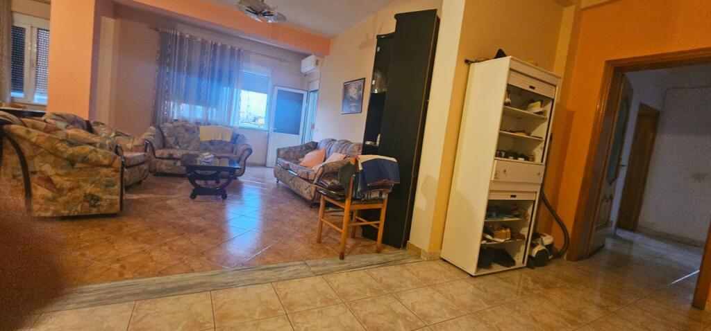 FOR SALE APARTMENT 3+1+2 TOILETS + GARAGE | NEAR THE MARKET FRUITS-VEGETABLES