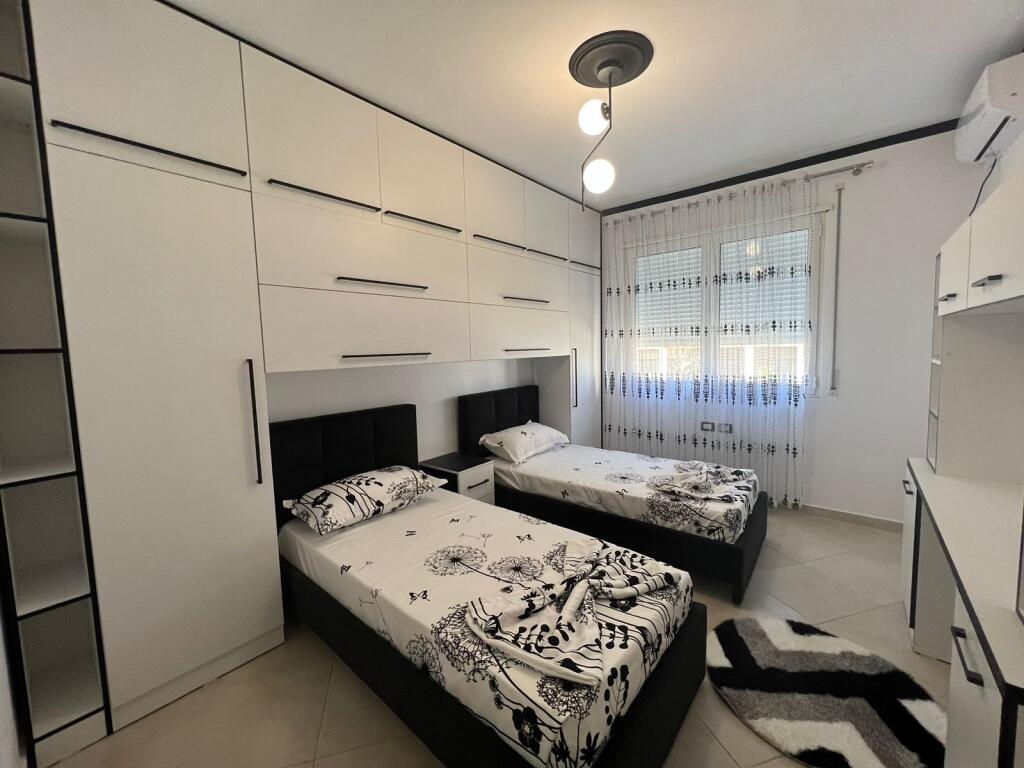 Apartament 2+1+2 per Qera prane Radisson