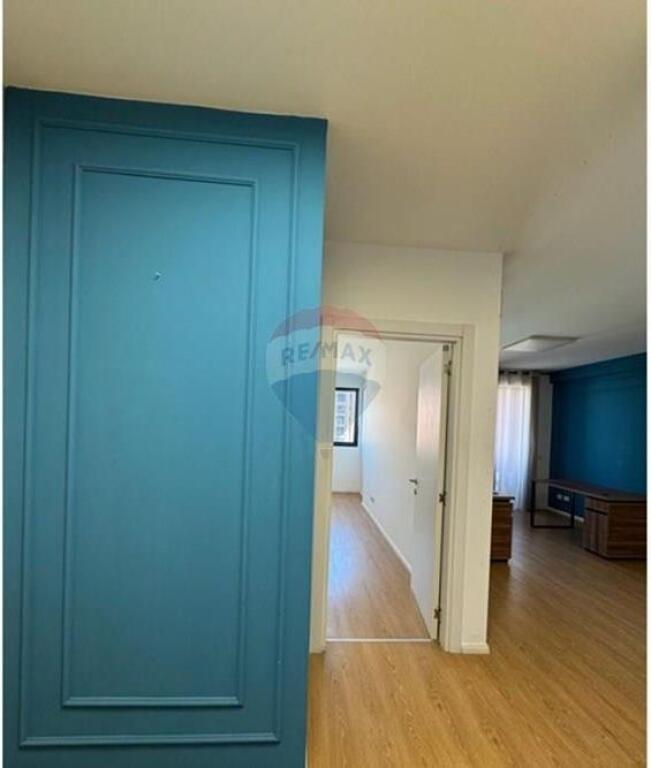 ambient per zyra 1+1 me qera per zyra tek pallati EGLO