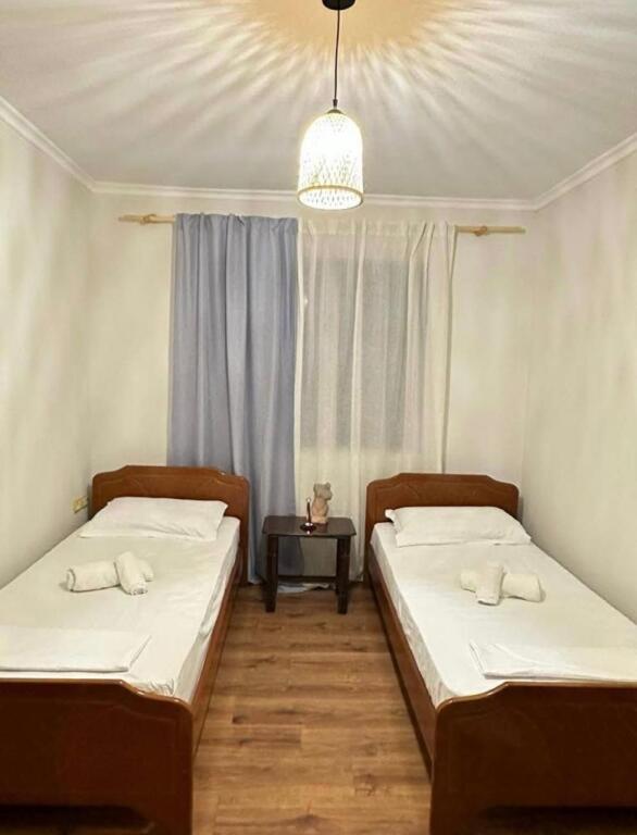 apartament 2+1 me qira tek ish stacioni Trenit