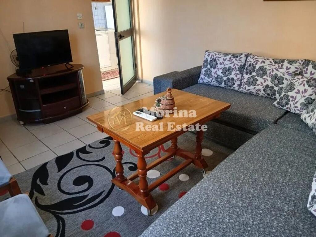 Qera, Garsoniere,Sauk, 200 euro/muaj.