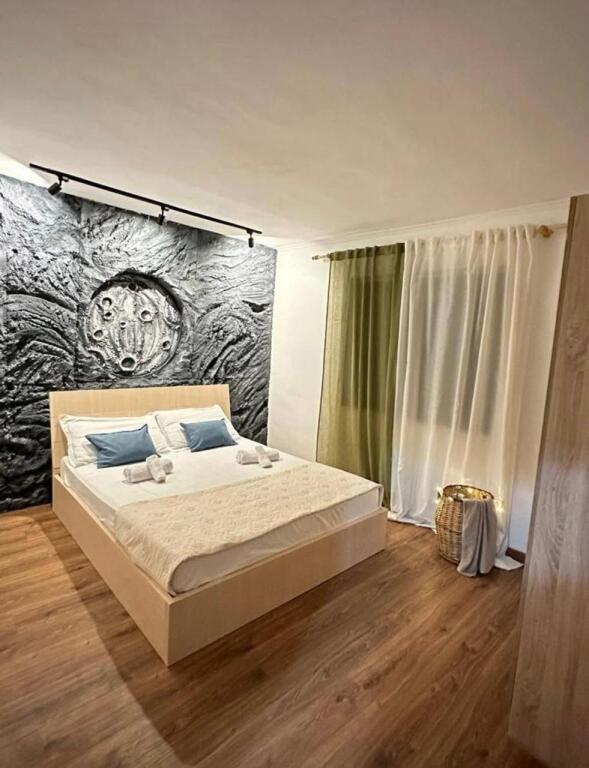 apartament 2+1 me qira tek ish stacioni Trenit