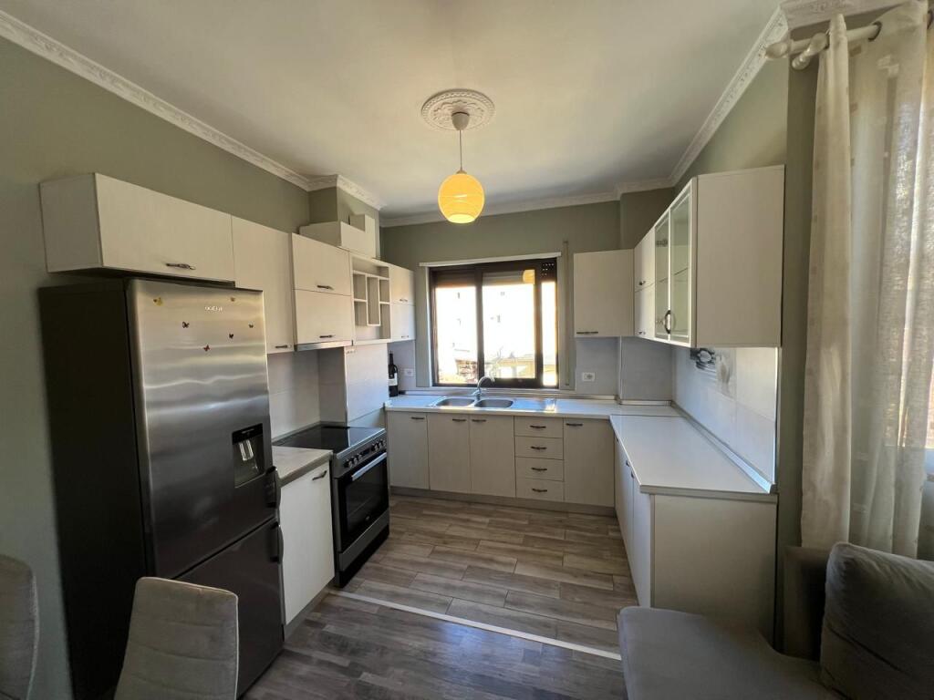 Jepet apartament 2+1+2 Me Qira tek Tregu Elektrik