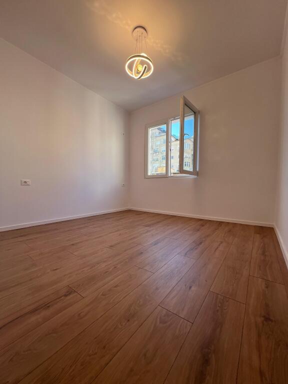 Appartamento 2+1 in vendita 168.000€ Via Mine Peza, Tirana