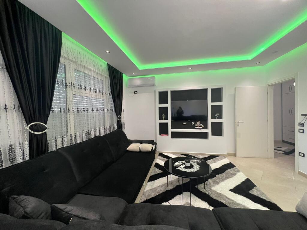 Apartament 2+1+2 per Qera prane Radisson