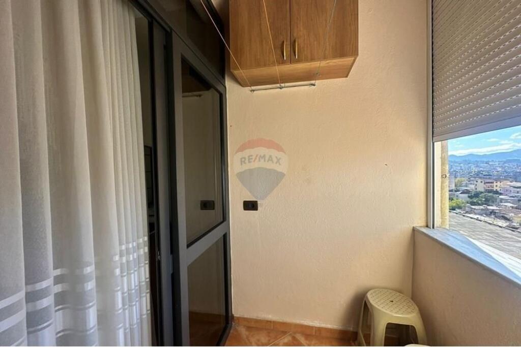 Apartament - Për Qira - Brryli