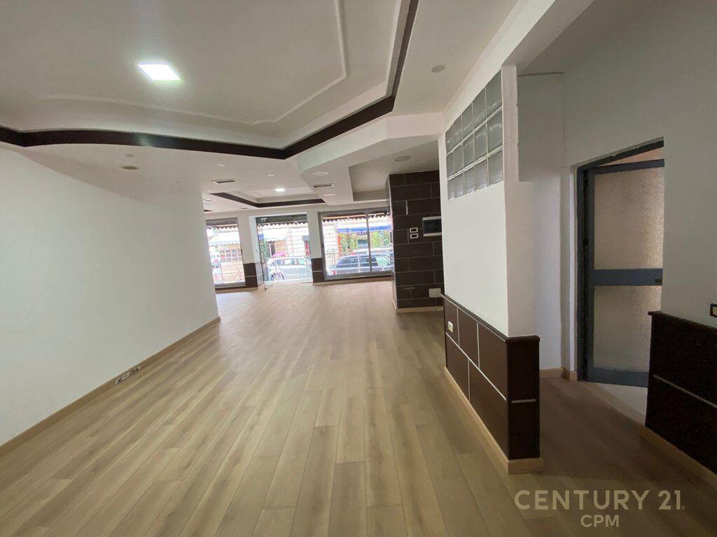 WE SELL A BUSINESS UNIT NEAR VASIL SHANTO! 315,000 €