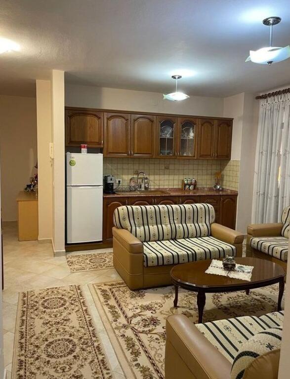 Apartament me qera 2+1 me 2 ballkone tek Ish Fusha e Aviacionit, pranë Pallatit të Telebingos