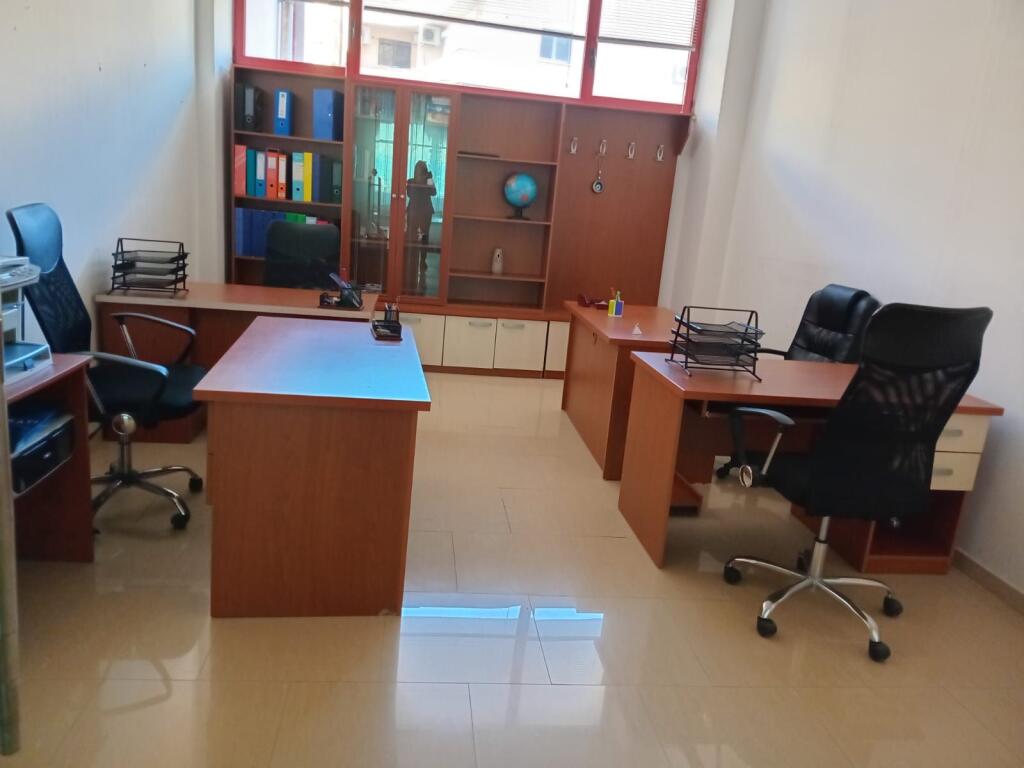 Professional office for rent 25 m² in Vollgë, Durrës