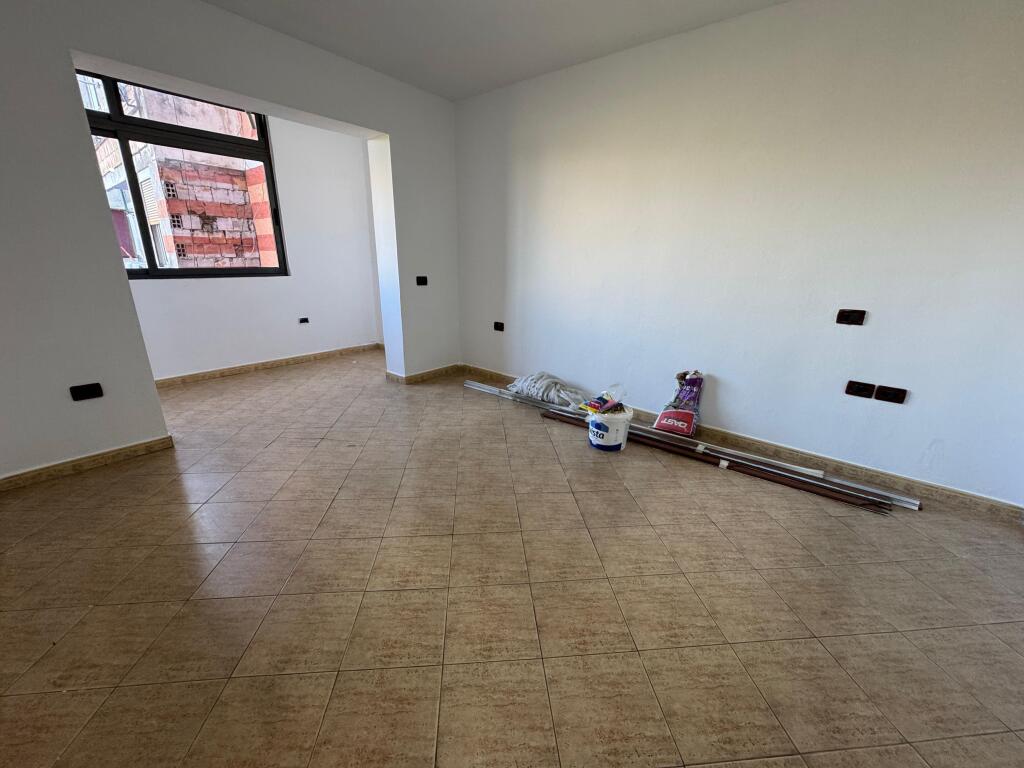 Apartment 2+1 for sale on Elbasani Street!
