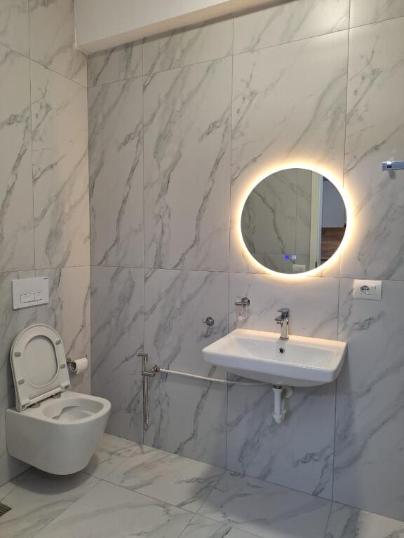 Jepet me qera, Apartament 1+1 60m² i mobiluar, Kompleksi Kaimi, ALI DEMI (PA KOMISION)
