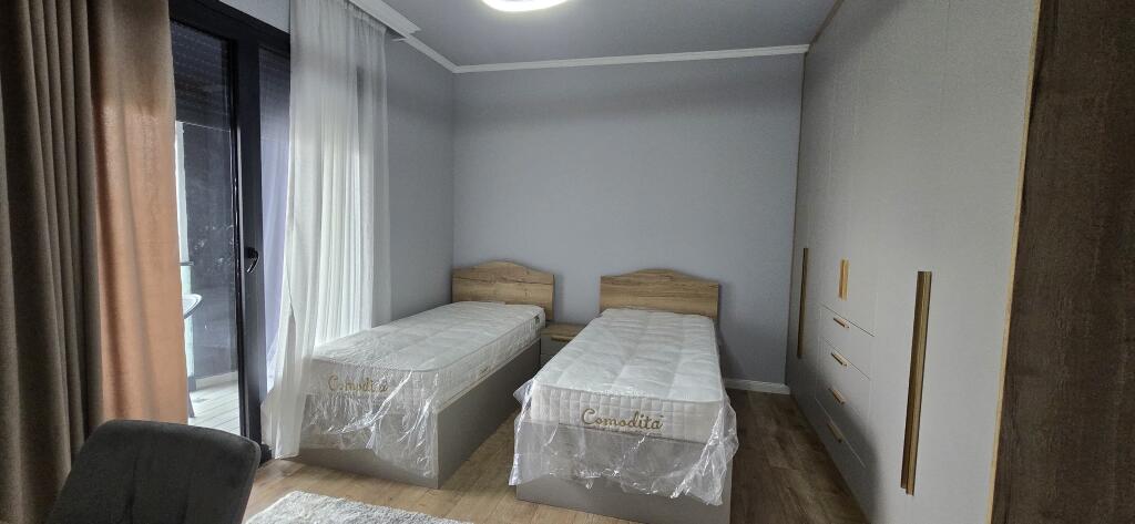 For rent ap (2+1+2) + parking space, Liqeni i Th