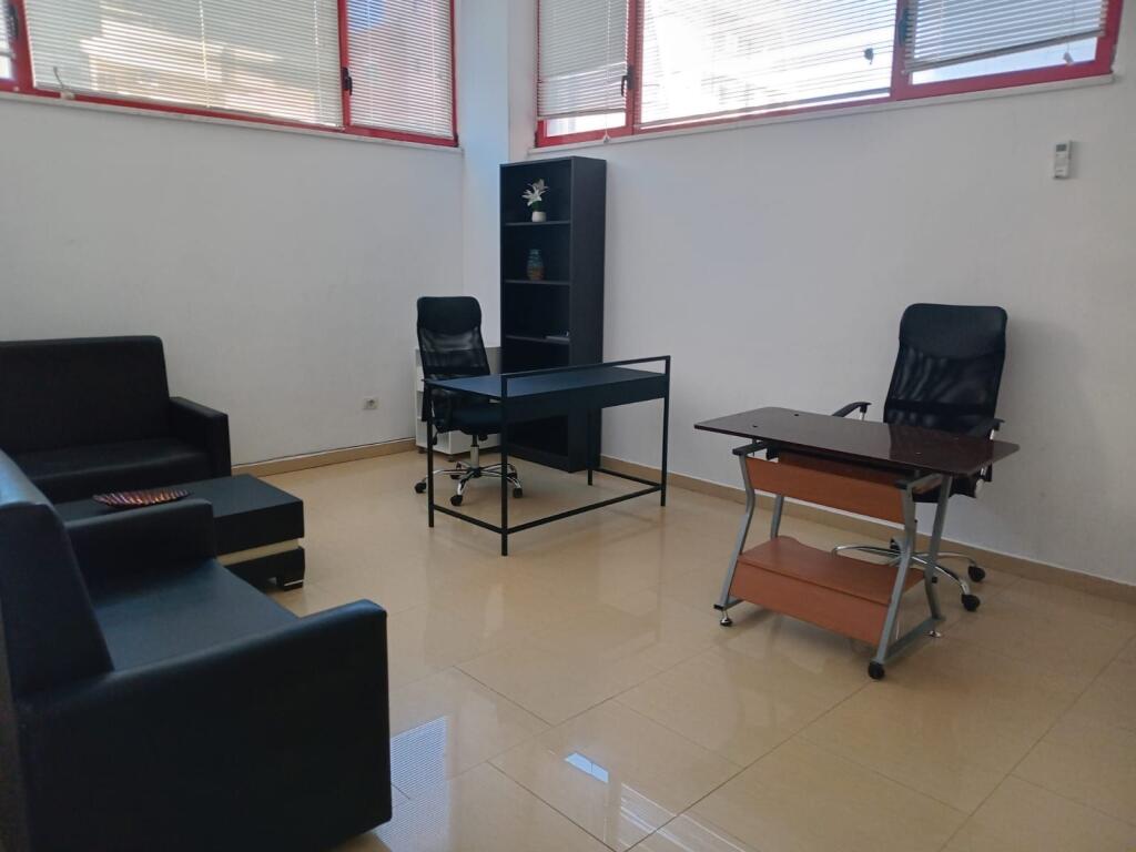 Professional office for rent 25 m² in Vollgë, Durrës