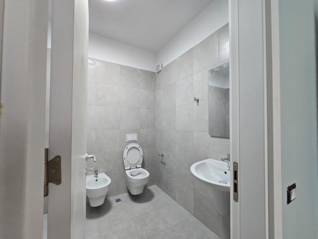 Super apartament me qira Liqeni i Thate