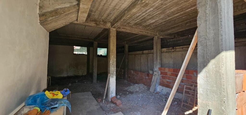 🏡 3-STOREY VILLA FOR SALE POLICE DURRES