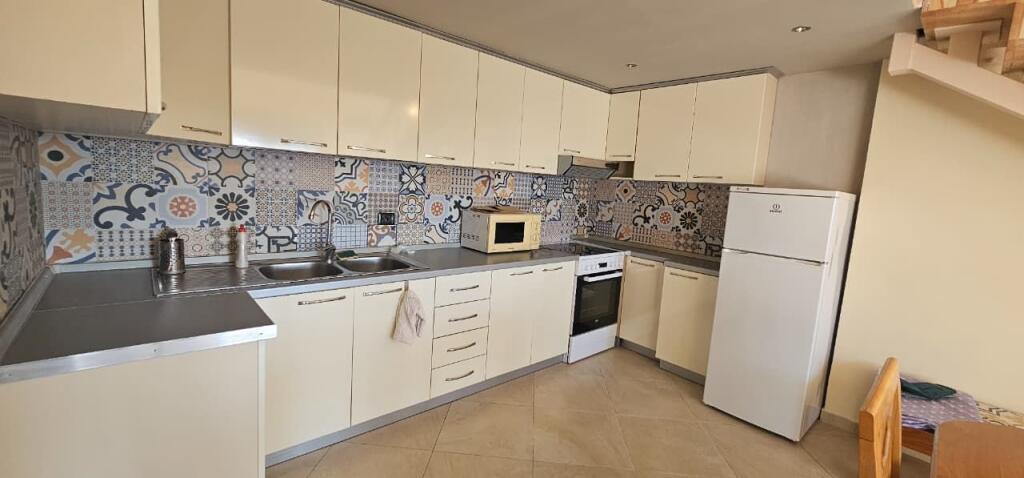 FOR RENT – 2+1+2 with veranda 200 m², Beach “Te Tocaku”, Durrës 🏖️🏢