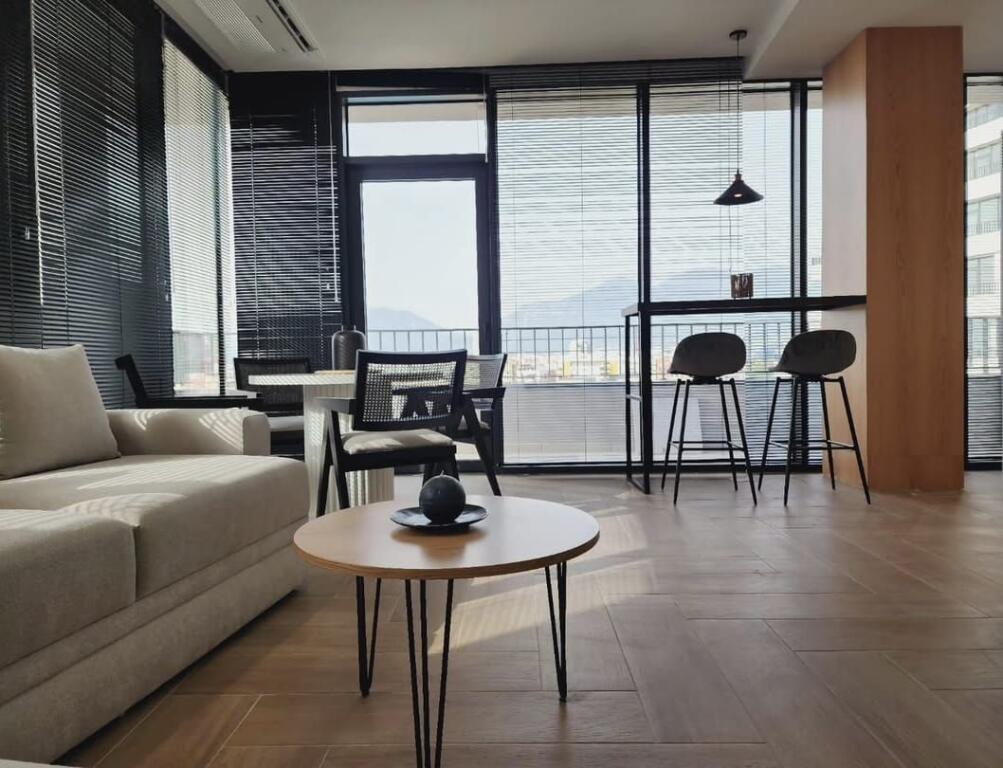 Lake View, apartament 1+1 me qera