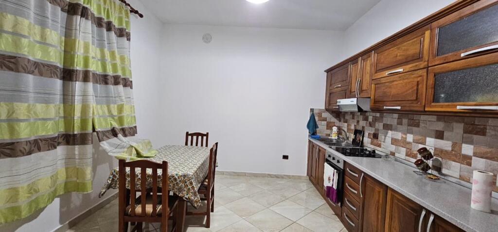 🏡 Shitet Shtëpi Private me Tokë – Ballias, Shijak