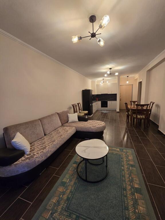 🏡 APARTAMENT ME QIRA 2+1 – 📍Pallatet Çabej