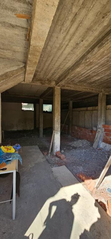 🏡 3-STOREY VILLA FOR SALE POLICE DURRES