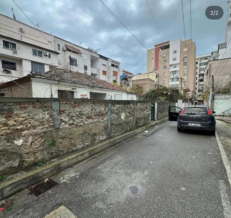 OKAZION🔥 Shitet Truall + Njoll Ndertimi  📍KAZAZI LAGJA 5  • 165.000€ ✅  📲